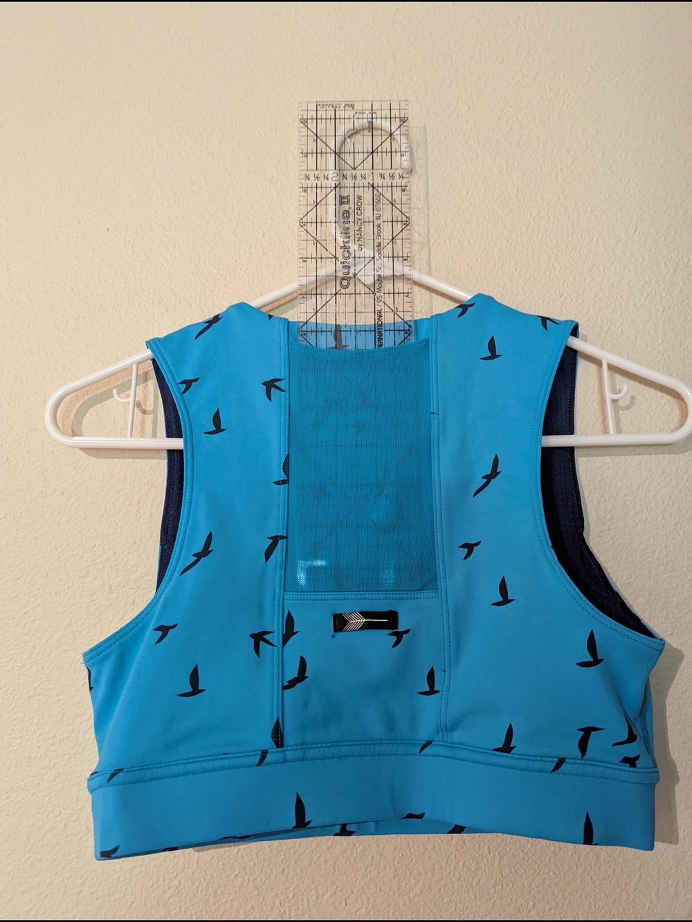 Oiselle Flyout Sports Bra Teal With Birds Prints Phone Pocket Size 6 - Picture 3 of 3